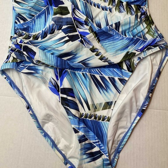 NWT La Blanca Two Cool Printed One Piece Plus Size Swimsuit - Picture 5 of 6